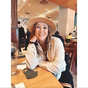 Meet your Posher, Madison